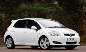 Toyota Auris SR180 2008 года